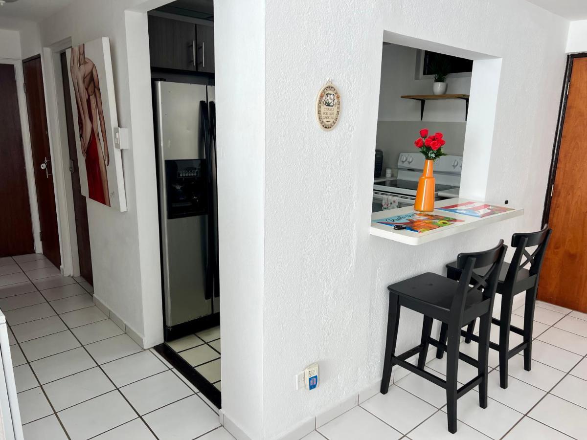Condado Beachfront Tantra Apartment ซานฮวน ภายนอก รูปภาพ