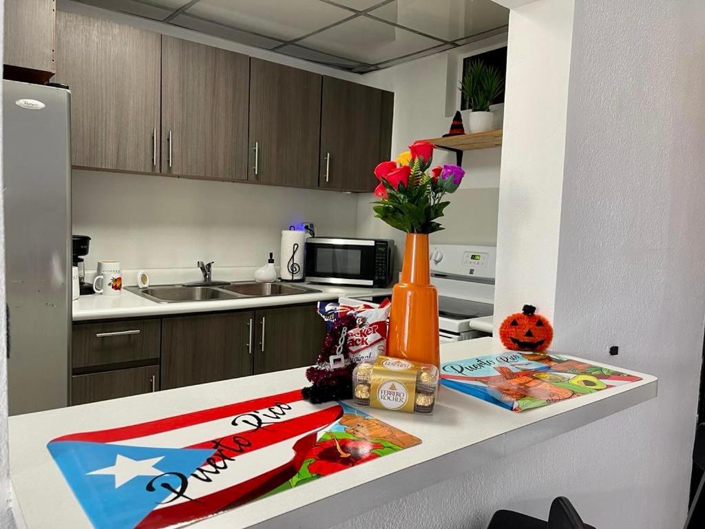 Condado Beachfront Tantra Apartment ซานฮวน ภายนอก รูปภาพ