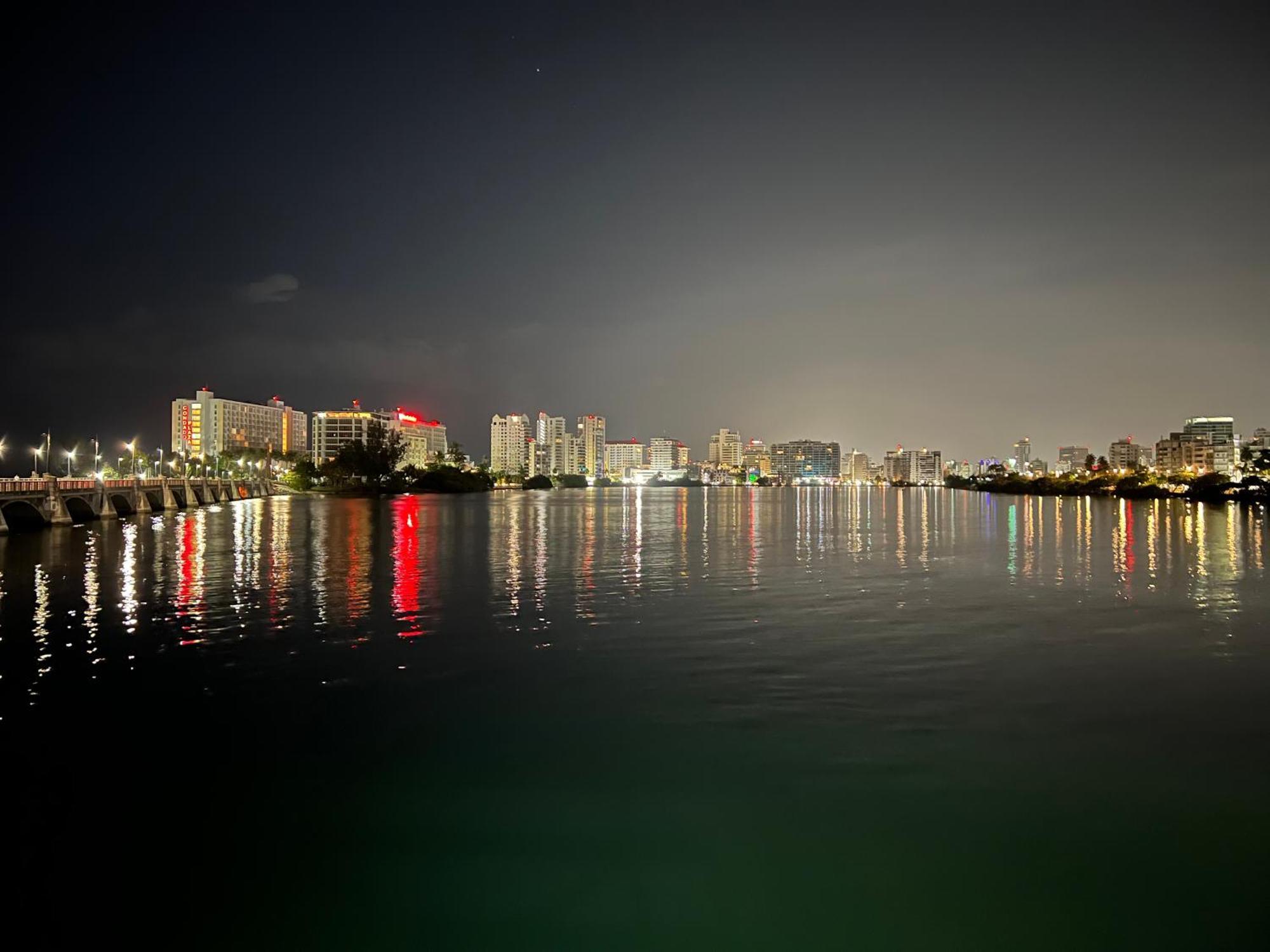 Condado Beachfront Tantra Apartment ซานฮวน ภายนอก รูปภาพ