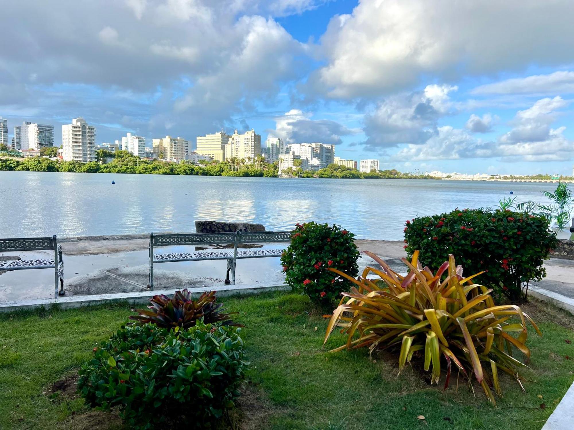 Condado Beachfront Tantra Apartment ซานฮวน ภายนอก รูปภาพ